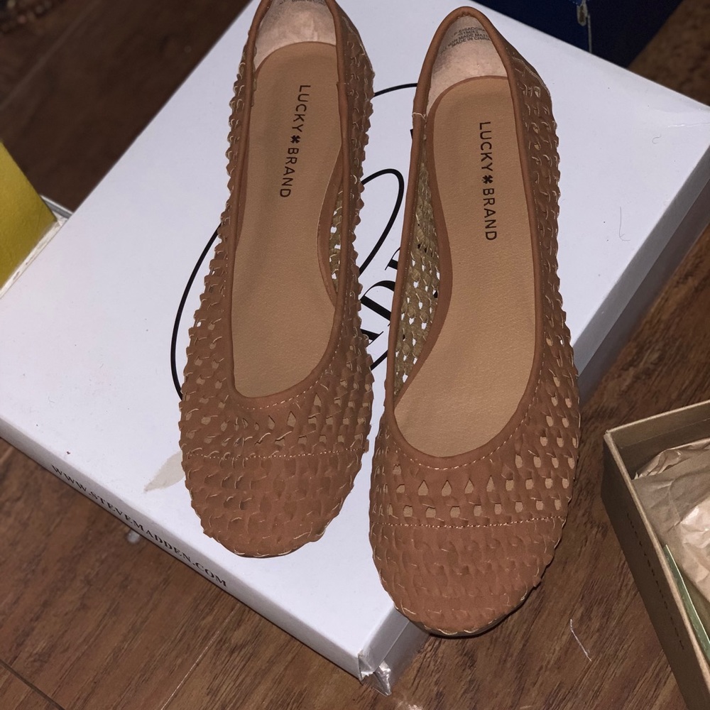 Lucky brand flats size 11